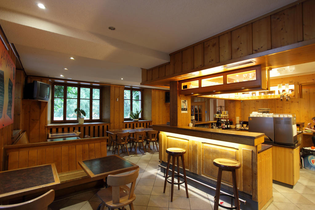 Hotel Restaurant Le Gietroz Le Châble エクステリア 写真